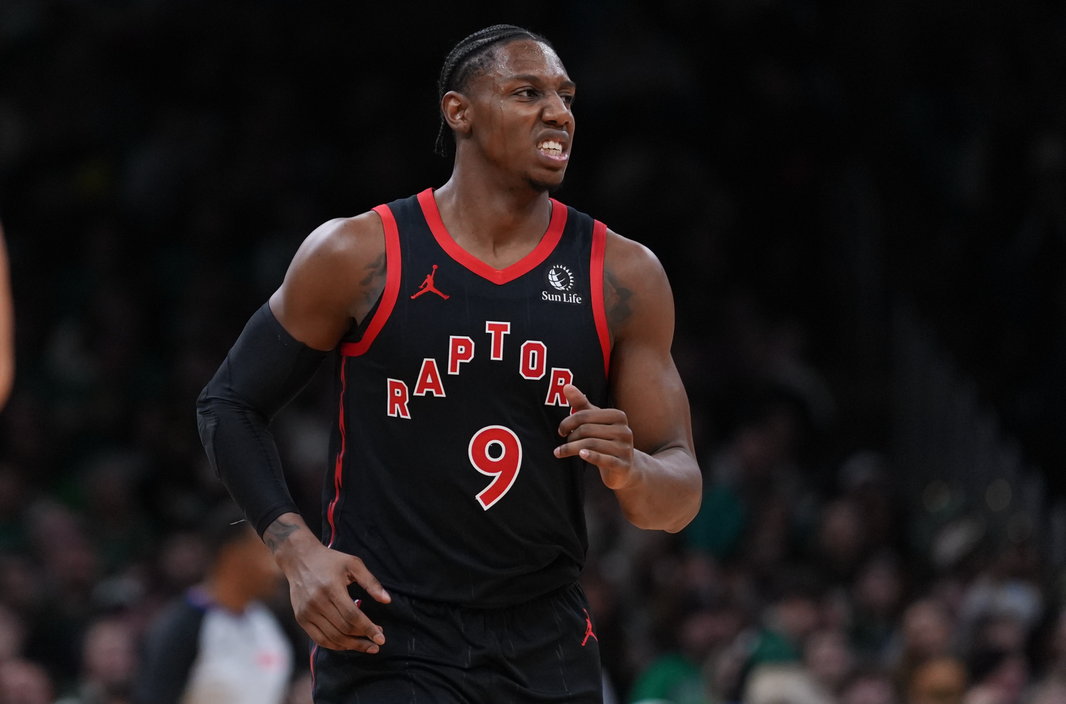 世界杯手机直播-猛龙总经理谈巴雷特传闻：除非收到官方消息 否则不必为流言费心