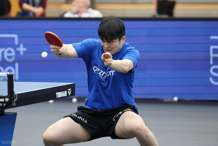 世界杯直播软件下载-《全民学乒乓横拍篇》第13.1集：反手加转弧圈球的技术特点|樊振东|拉加|拉球|下旋球|爱好者_新浪体育_新浪新闻